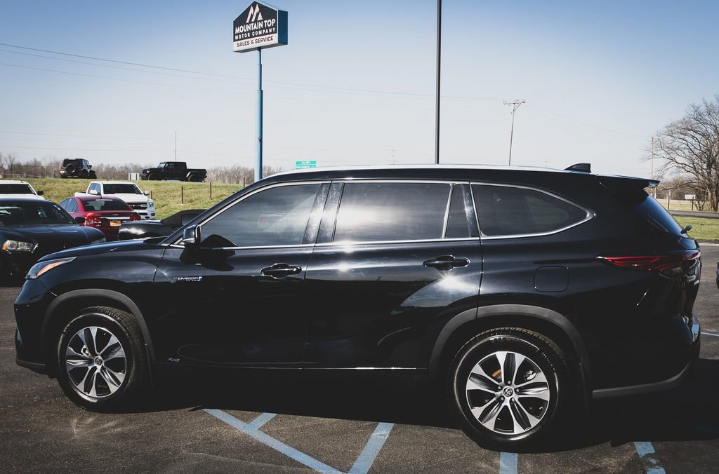 Used 2021 Toyota Highlander XLE image 20