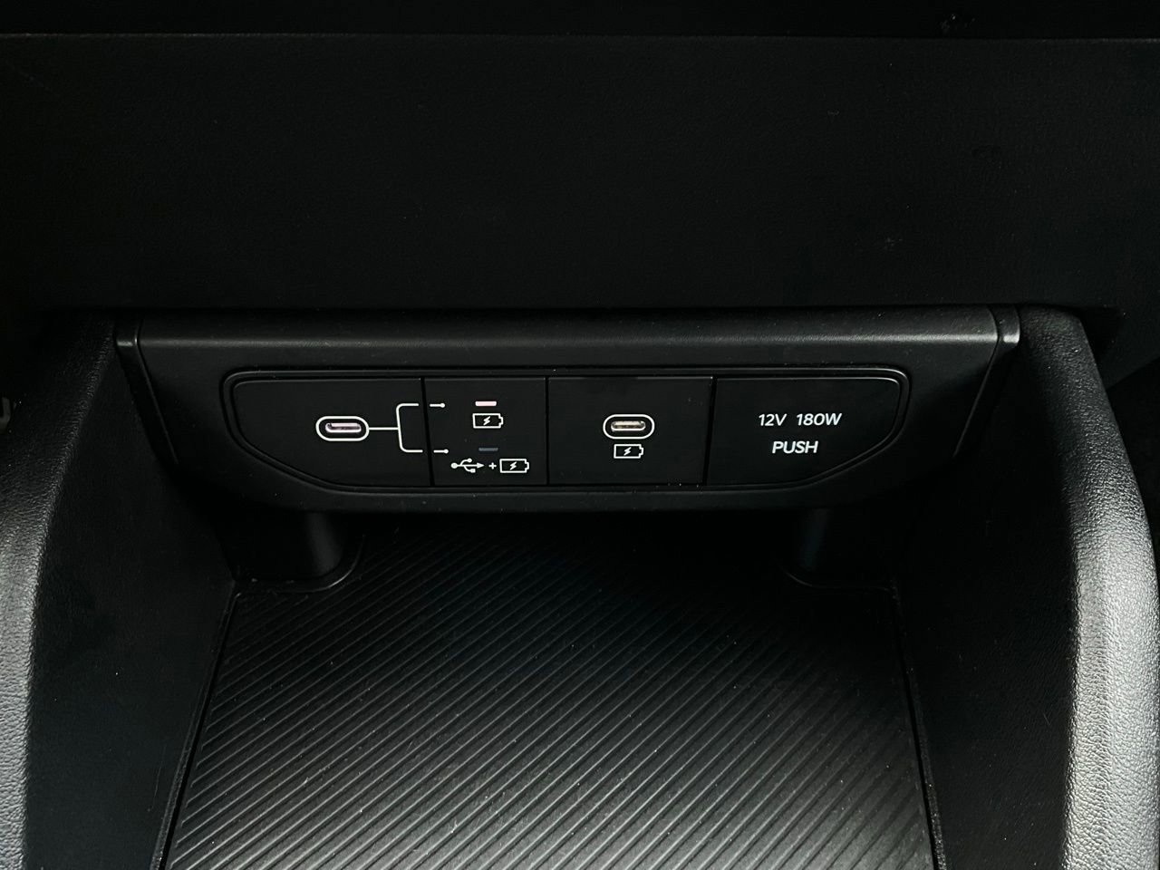 Used 2025 Kia K4 LXS image 26