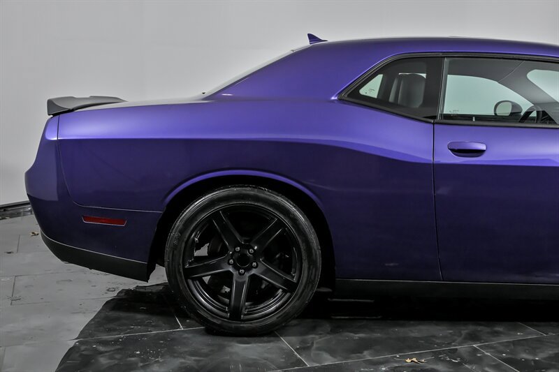 Used 2016 Dodge Challenger R/T Scat Pack w/ Leather Interior Group image 11