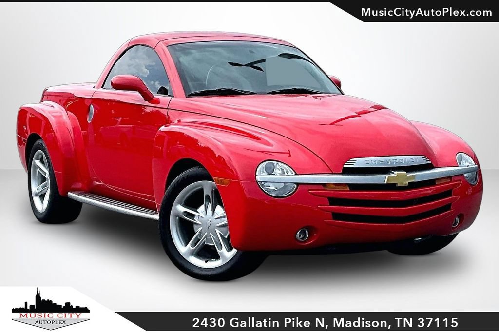 Used 2003 Chevrolet SSR w/ Preferred Equipment Group RWD image 1
