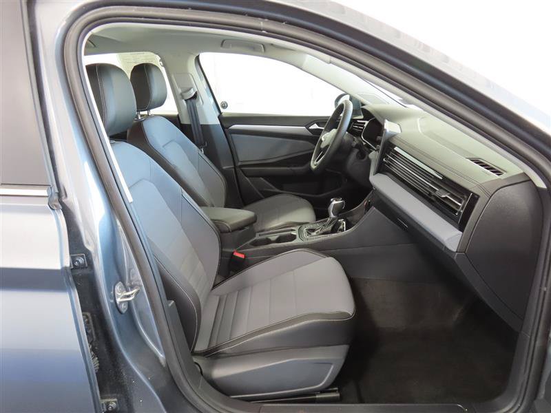 Used 2026 Volkswagen Jetta SE FWD image 34