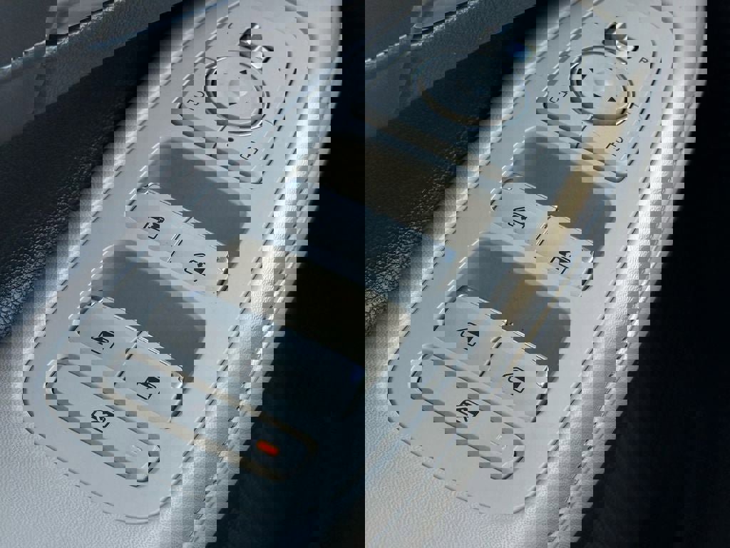 Used 2022 Hyundai Sonata Limited w/ Preferred Accessory Package image 18