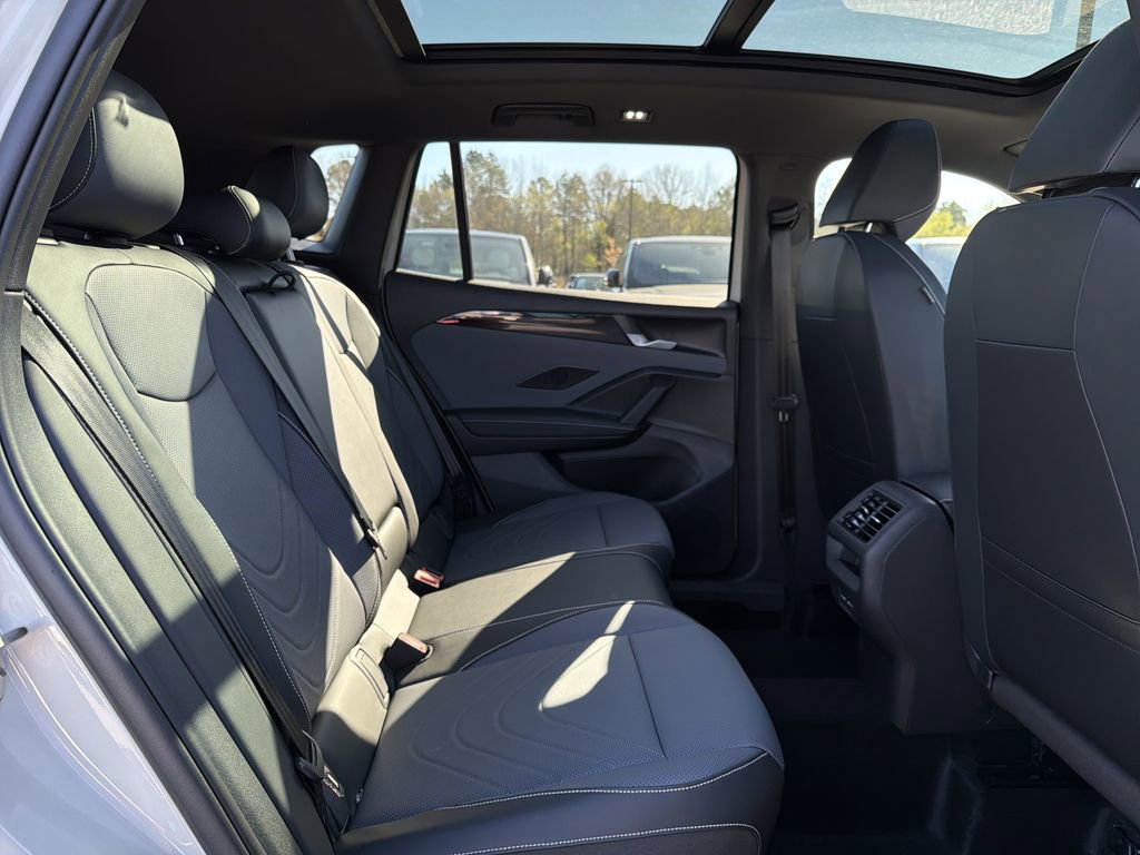 New 2026 Volkswagen Tiguan SE R-Line image 17