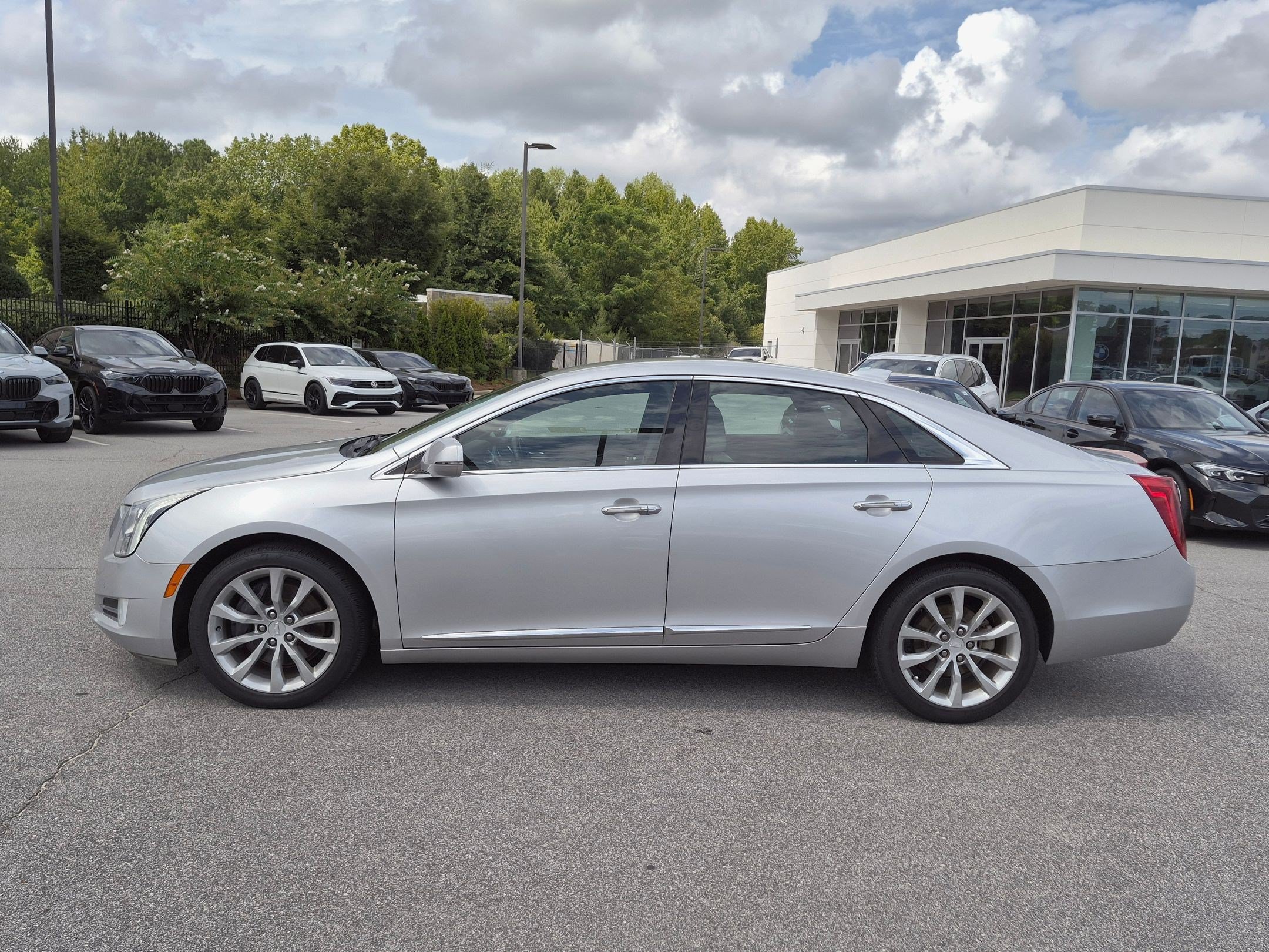 Used 2017 Cadillac XTS Luxury AWD/4WD image 6