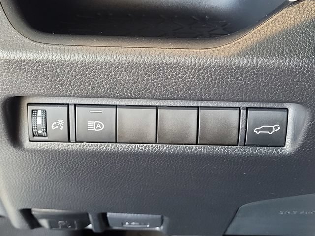 Used 2022 Toyota RAV4 XLE w/ Convenience Package FWD image 13