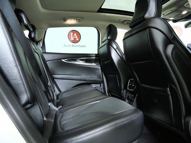 Used 2023 Lincoln Nautilus Reserve w/ Luxury Package AWD/4WD image 24