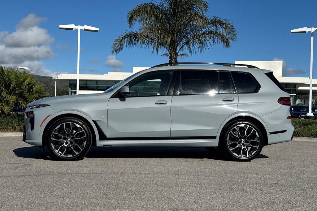 Used 2024 BMW X7 xDrive40i w/ M Sport Package AWD/4WD image 6