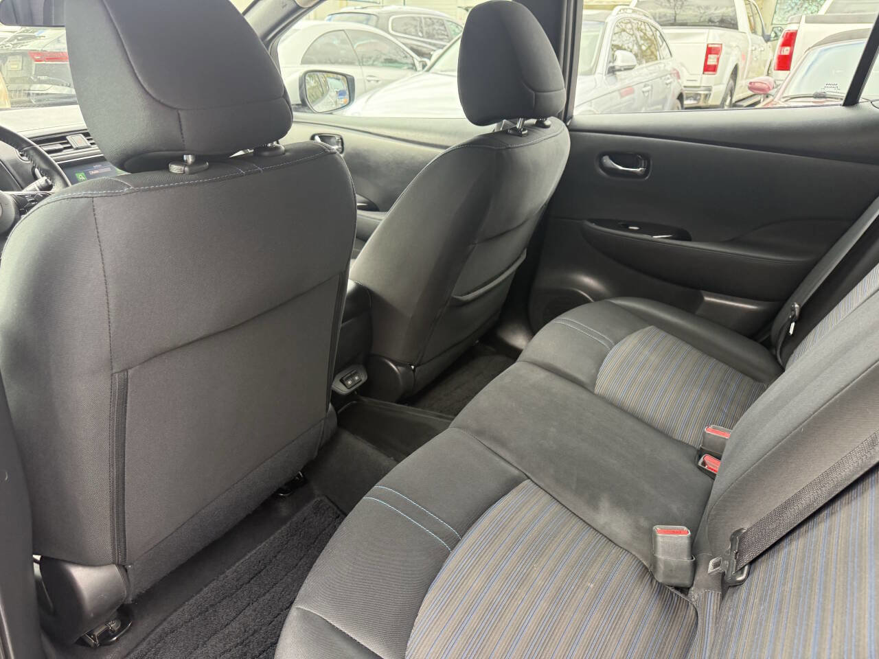 Used 2022 Nissan Leaf SV image 28