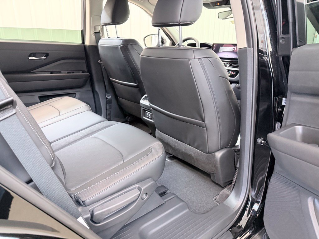 New 2026 Nissan Pathfinder SL AWD/4WD image 32