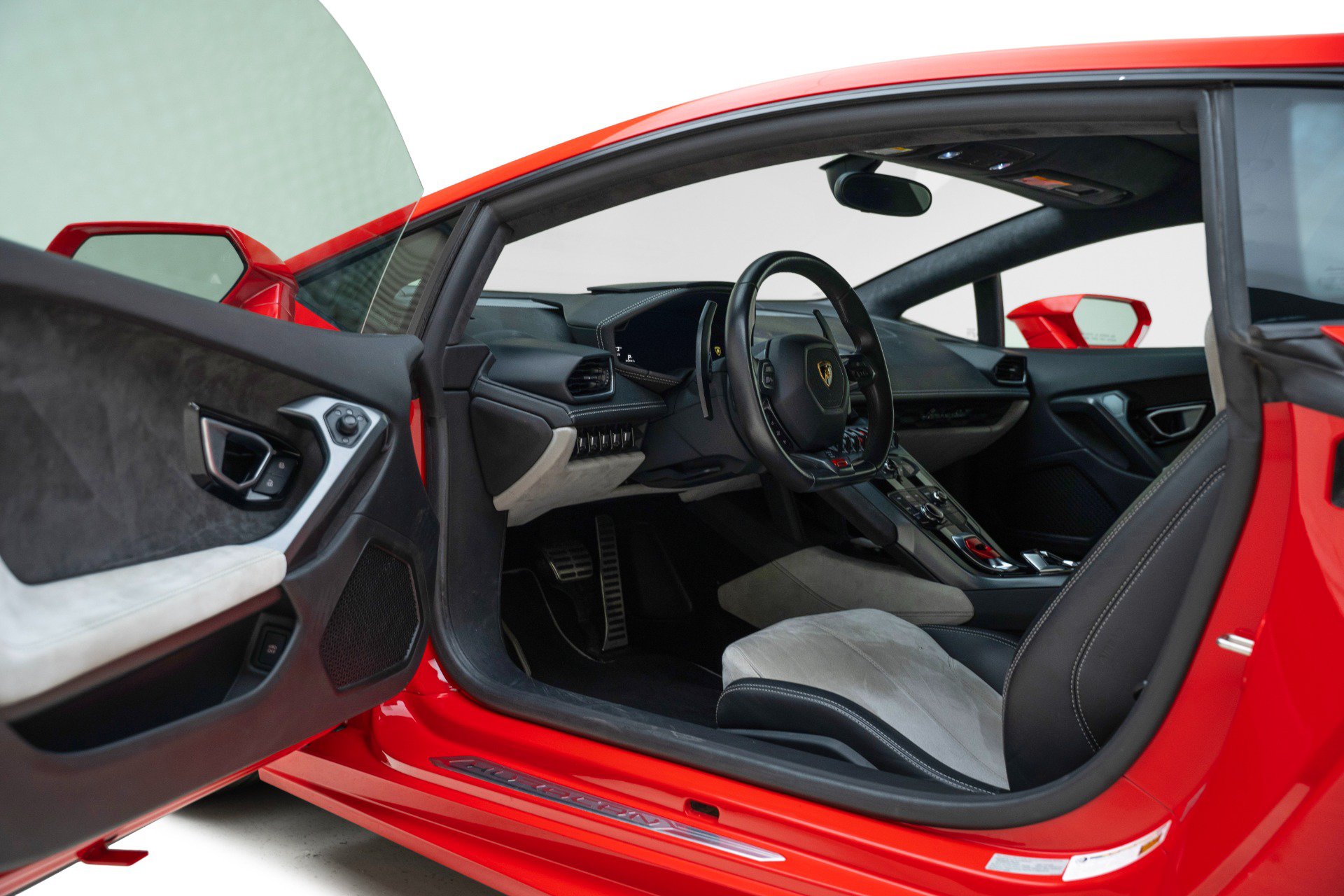 Used 2016 Lamborghini Huracan LP 580-2 RWD image 31