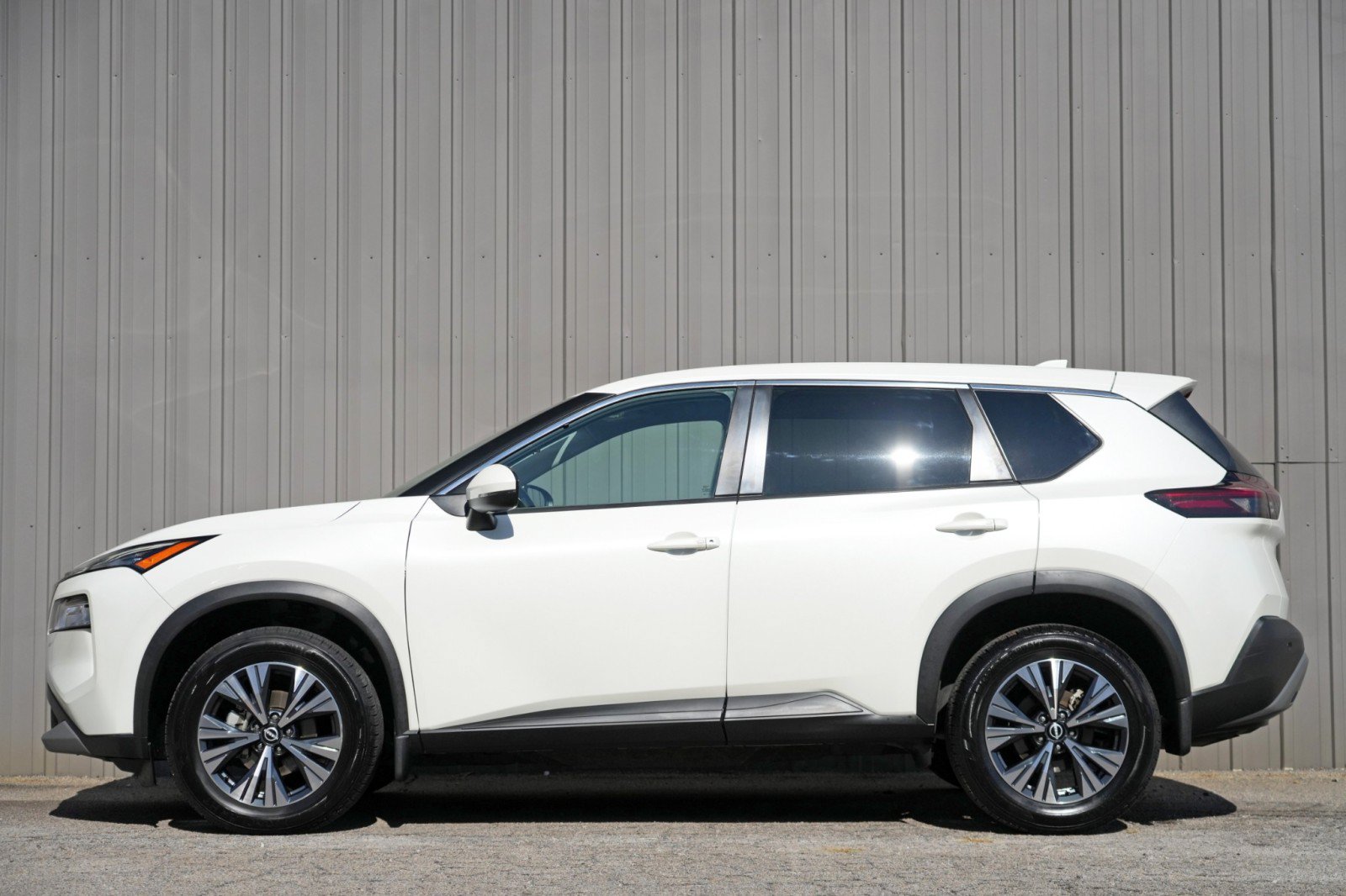 Used 2022 Nissan Rogue SV FWD image 8