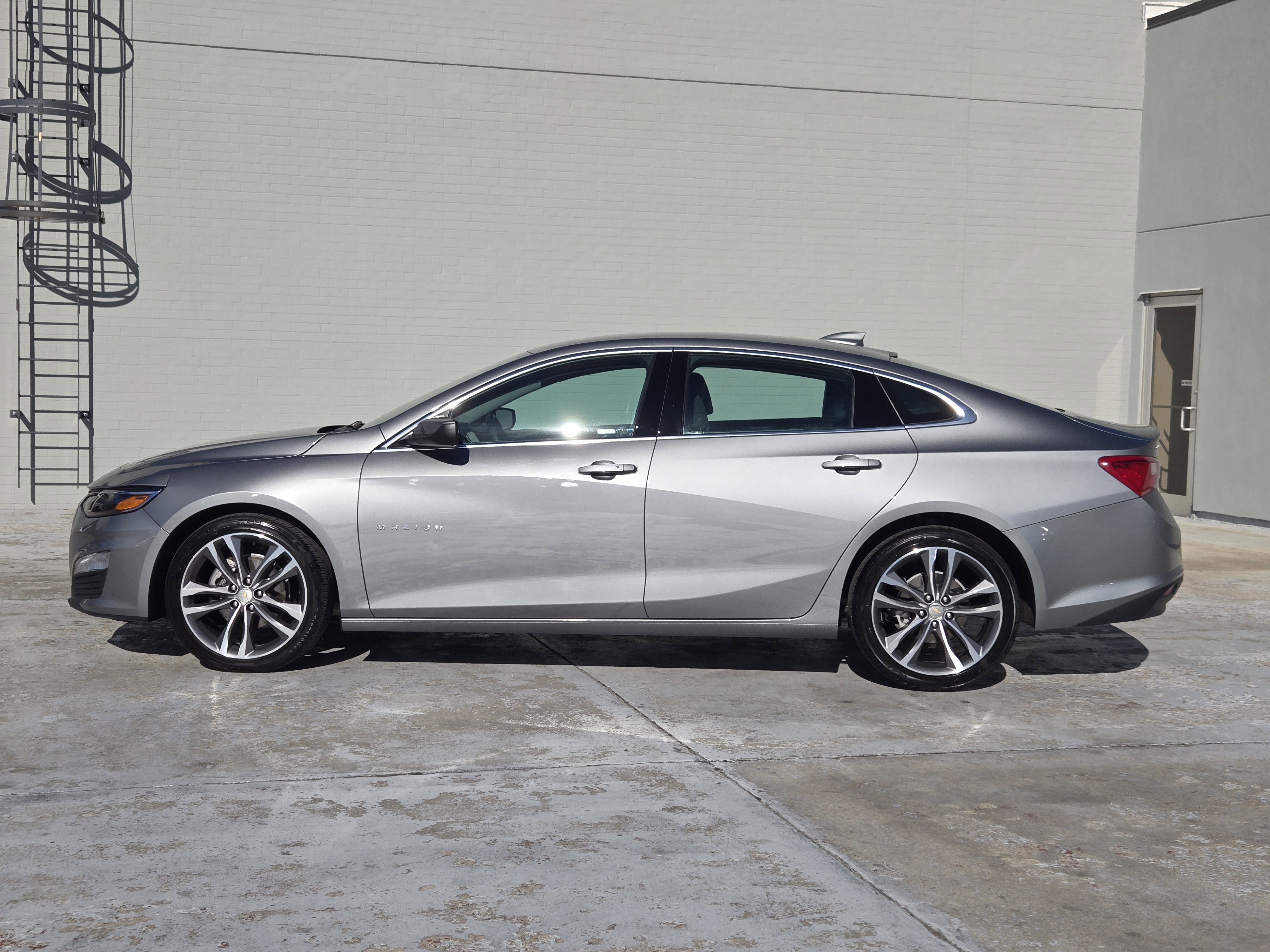 Used 2023 Chevrolet Malibu LT image 5