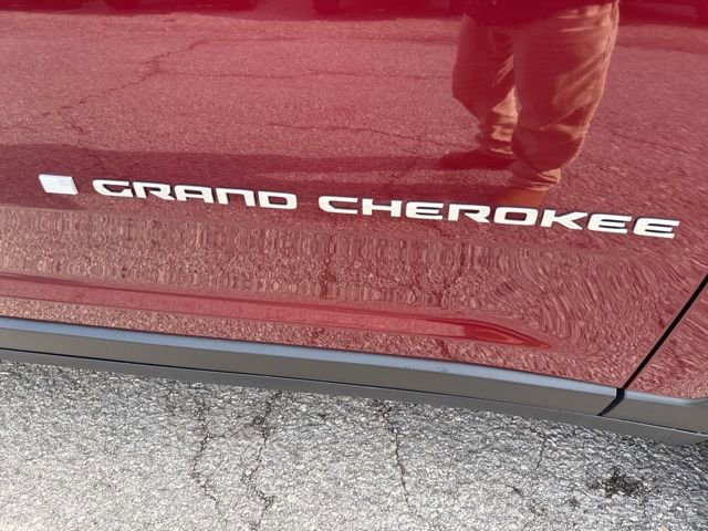 New 2026 Jeep Grand Cherokee Limited AWD/4WD image 13