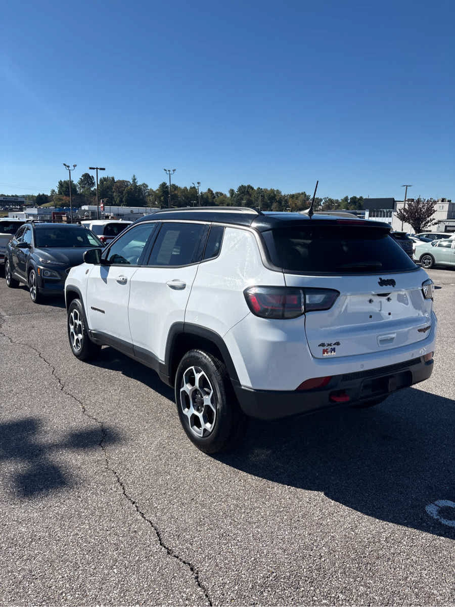 Used 2022 Jeep Compass Trailhawk AWD/4WD image 33