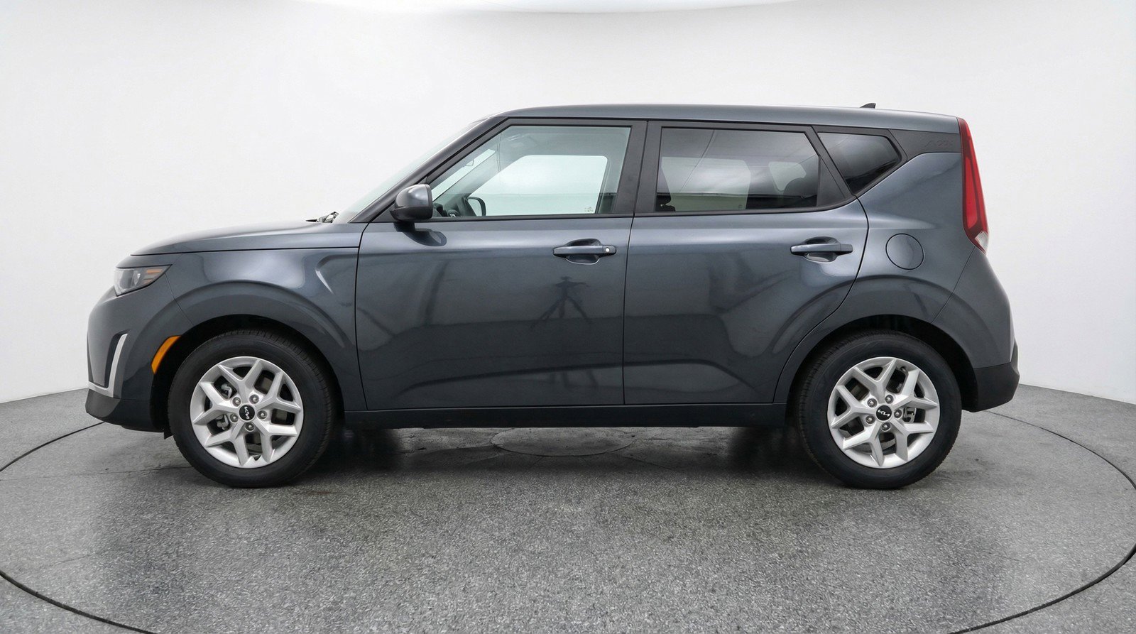 Used 2025 Kia Soul LX w/ LX Technology Package image 5