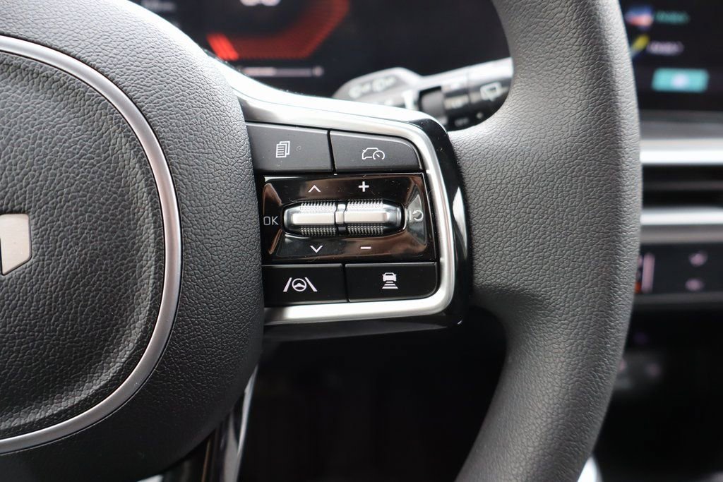 Used 2024 Kia Sorento LX image 8