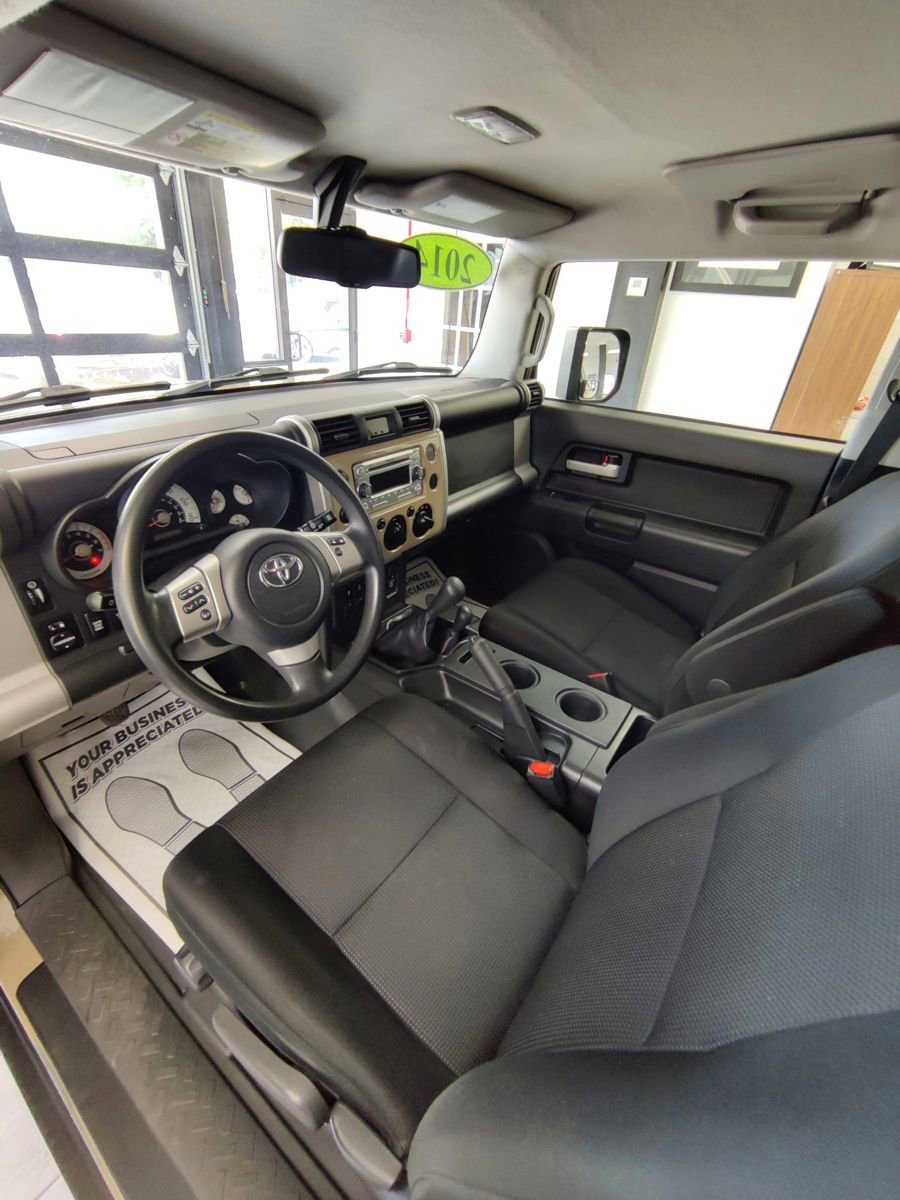 Used 2014 Toyota FJ Cruiser 4WD w/ Convenience Package image 16