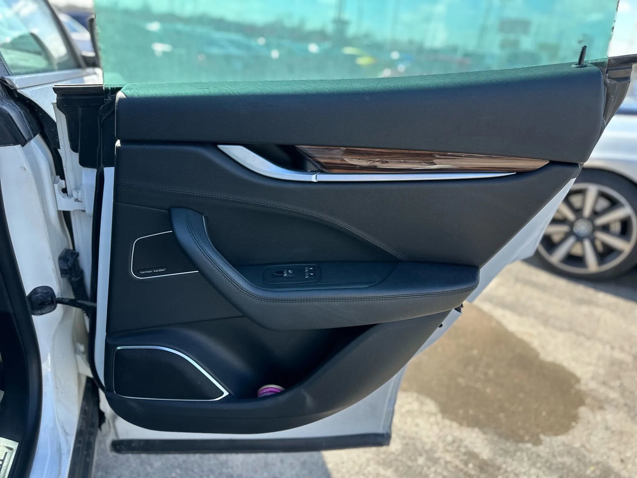 Used 2017 Maserati Levante w/ Sport Package image 22