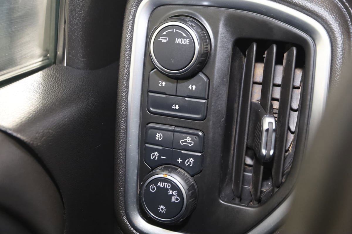 Used 2020 Chevrolet Silverado 2500 LT AWD/4WD image 24