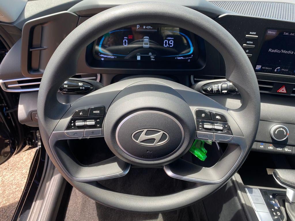 New 2026 Hyundai Elantra SE FWD image 14