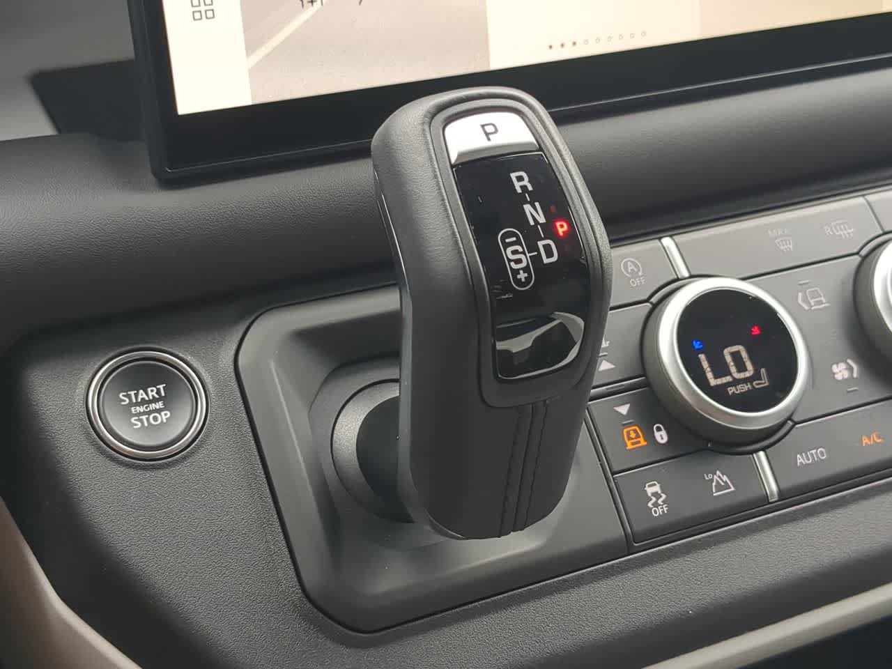 Certified 2025 Land Rover Defender 110 S AWD/4WD image 35