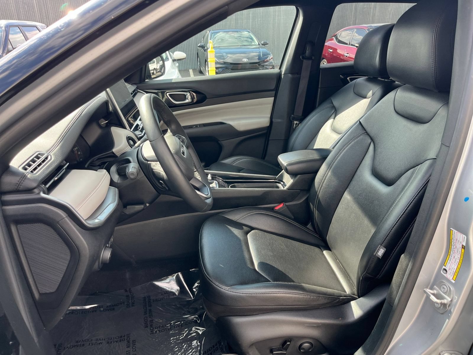 Used 2025 Jeep Compass Limited AWD/4WD image 36