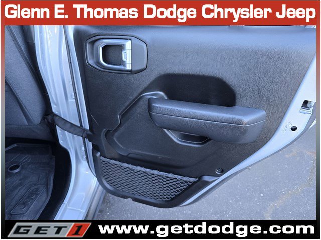 Used 2024 Jeep Wrangler Willys image 32