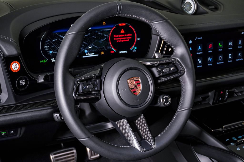 Certified 2025 Porsche Cayenne GTS AWD/4WD image 18
