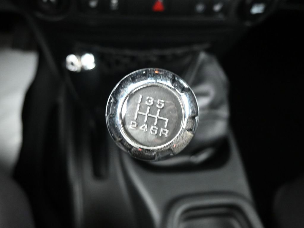 Used 2013 Jeep Wrangler Unlimited Sahara w/ Dual Top Group image 32