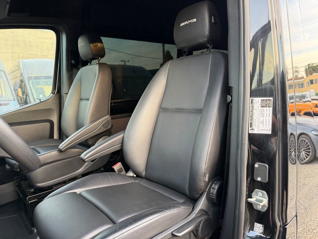 Used 2024 Mercedes-Benz Sprinter 2500 image 14