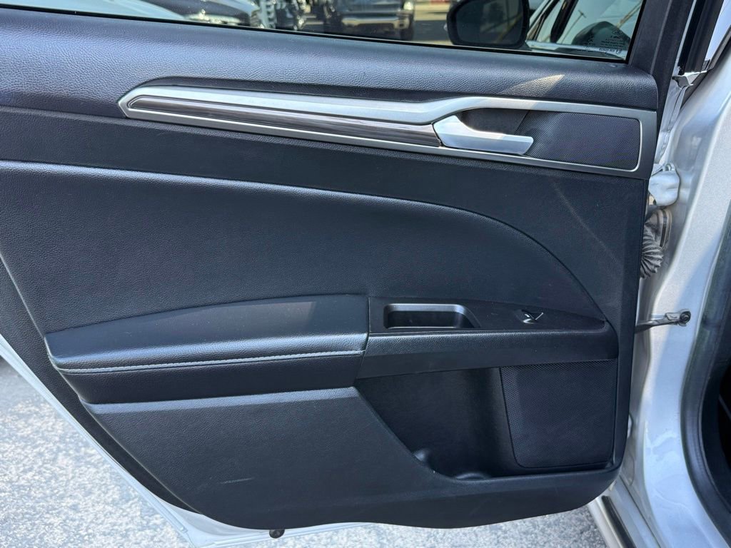 Used 2019 Ford Fusion SEL FWD image 23