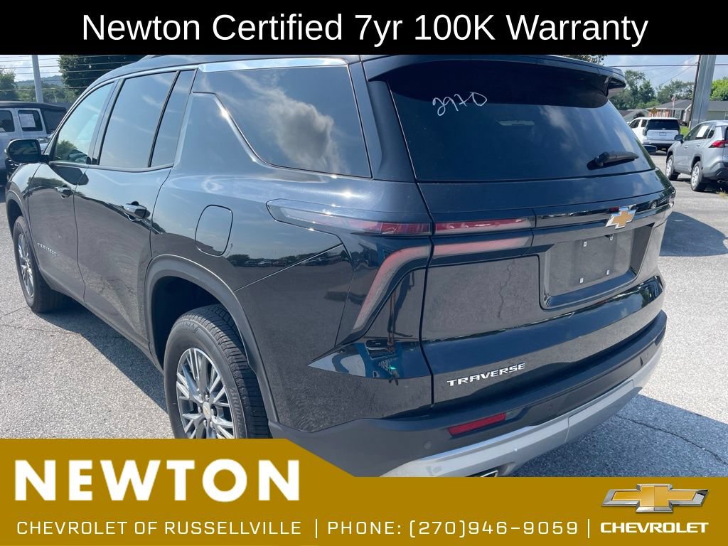 Used 2025 Chevrolet Traverse LT FWD image 14
