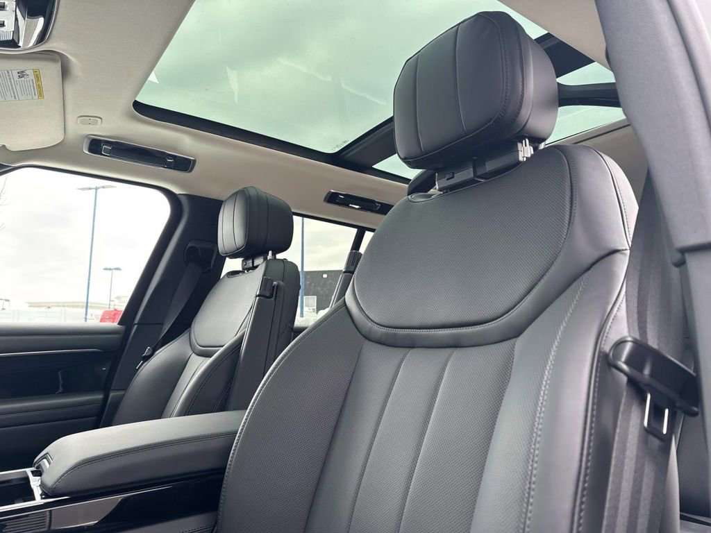 New 2026 Land Rover Range Rover SE image 20