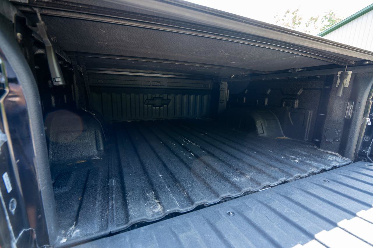 Used 2019 Chevrolet Silverado 1500 LTZ w/ LTZ Plus Package AWD/4WD image 34