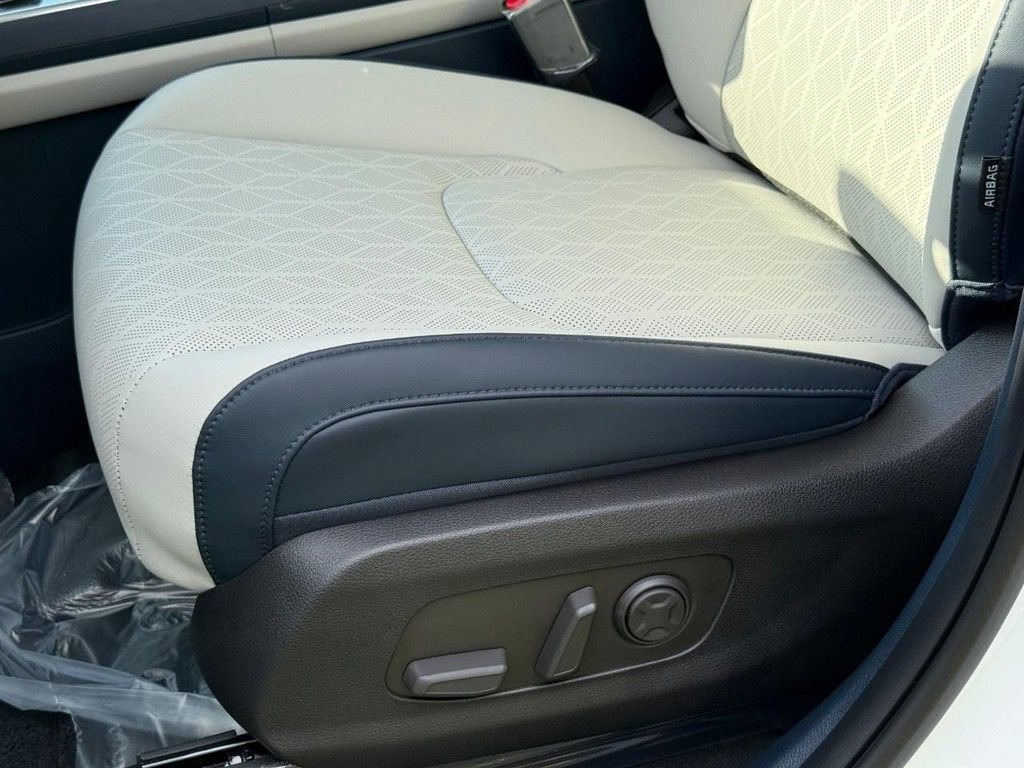 New 2026 Kia Carnival SX w/ SX Dark Edition Package image 21