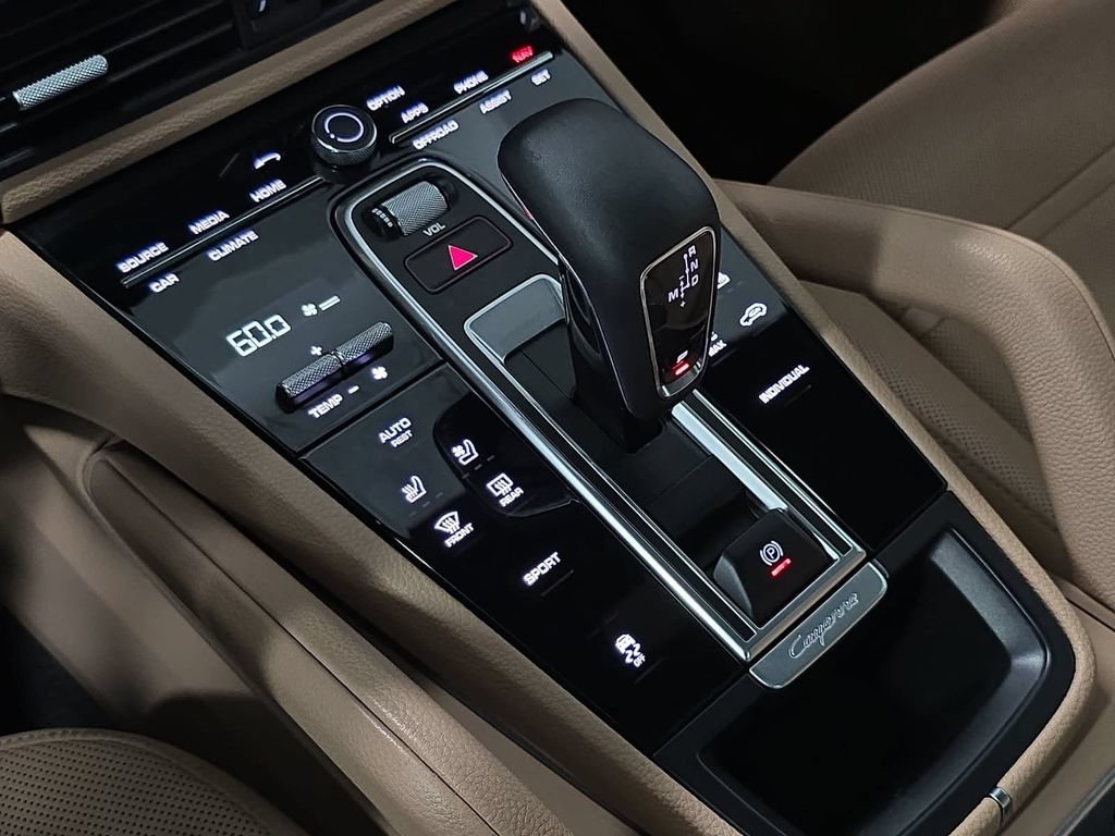 Certified 2023 Porsche Cayenne AWD/4WD image 20