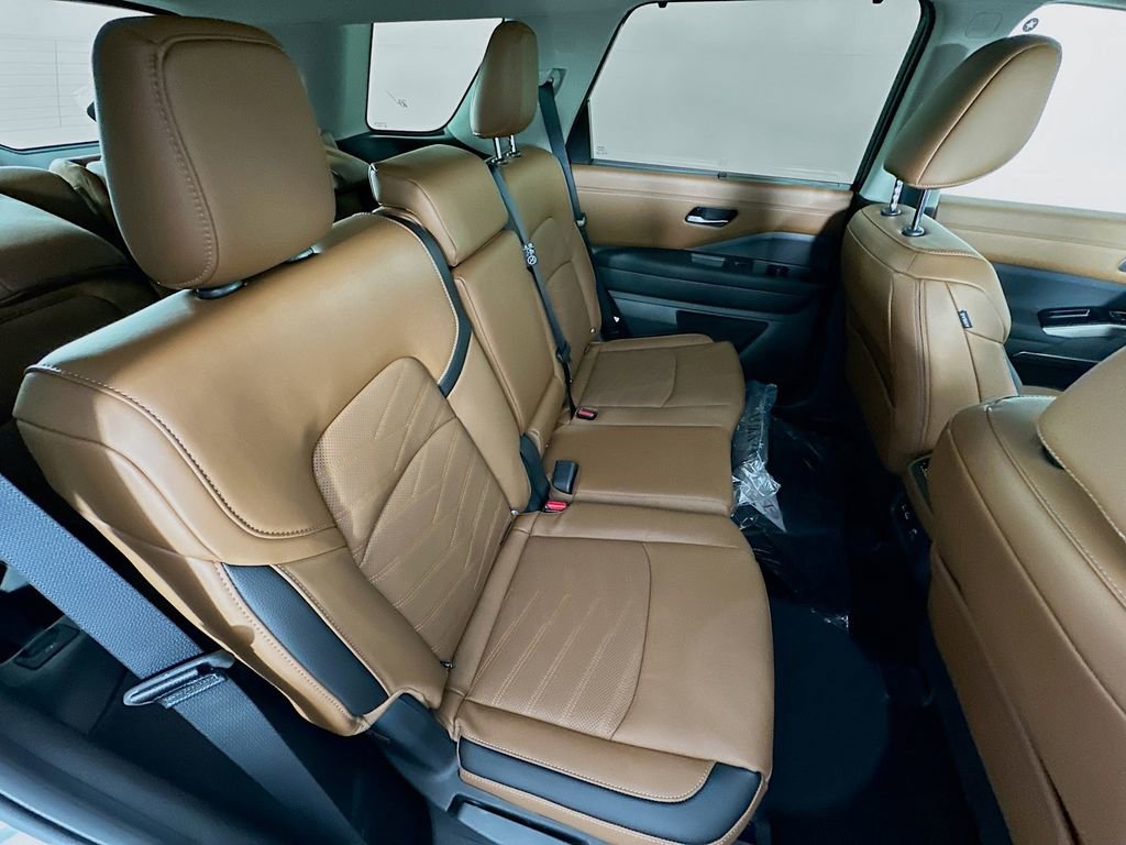 New 2025 Nissan Pathfinder Platinum w/ Cargo Package image 35