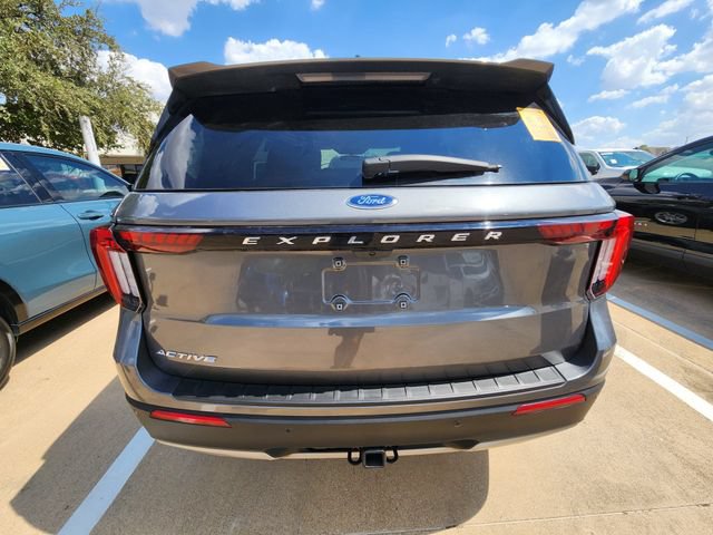 Used 2025 Ford Explorer Active w/ Active Comfort Package RWD image 5