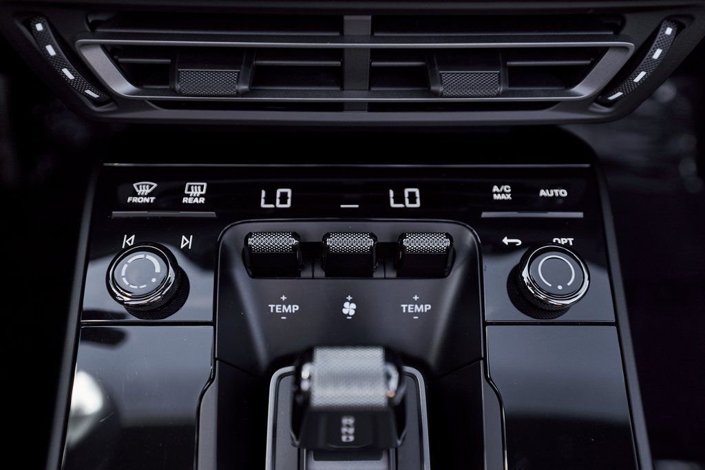 Used 2024 Porsche 911 Carrera GTS w/ Premium Package image 59