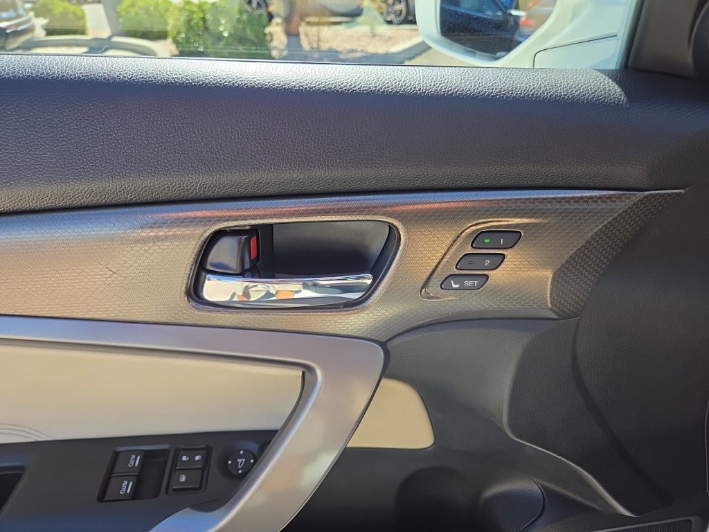 Certified 2017 Honda Accord EX-L image 12