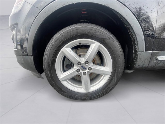 Used 2017 Ford Explorer XLT image 9