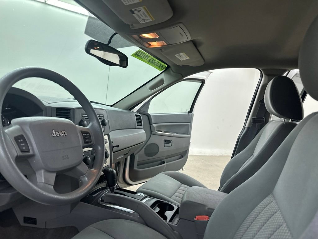 Used 2005 Jeep Grand Cherokee Laredo AWD/4WD image 32