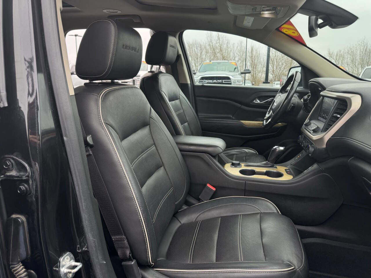 Used 2018 GMC Acadia Denali image 39