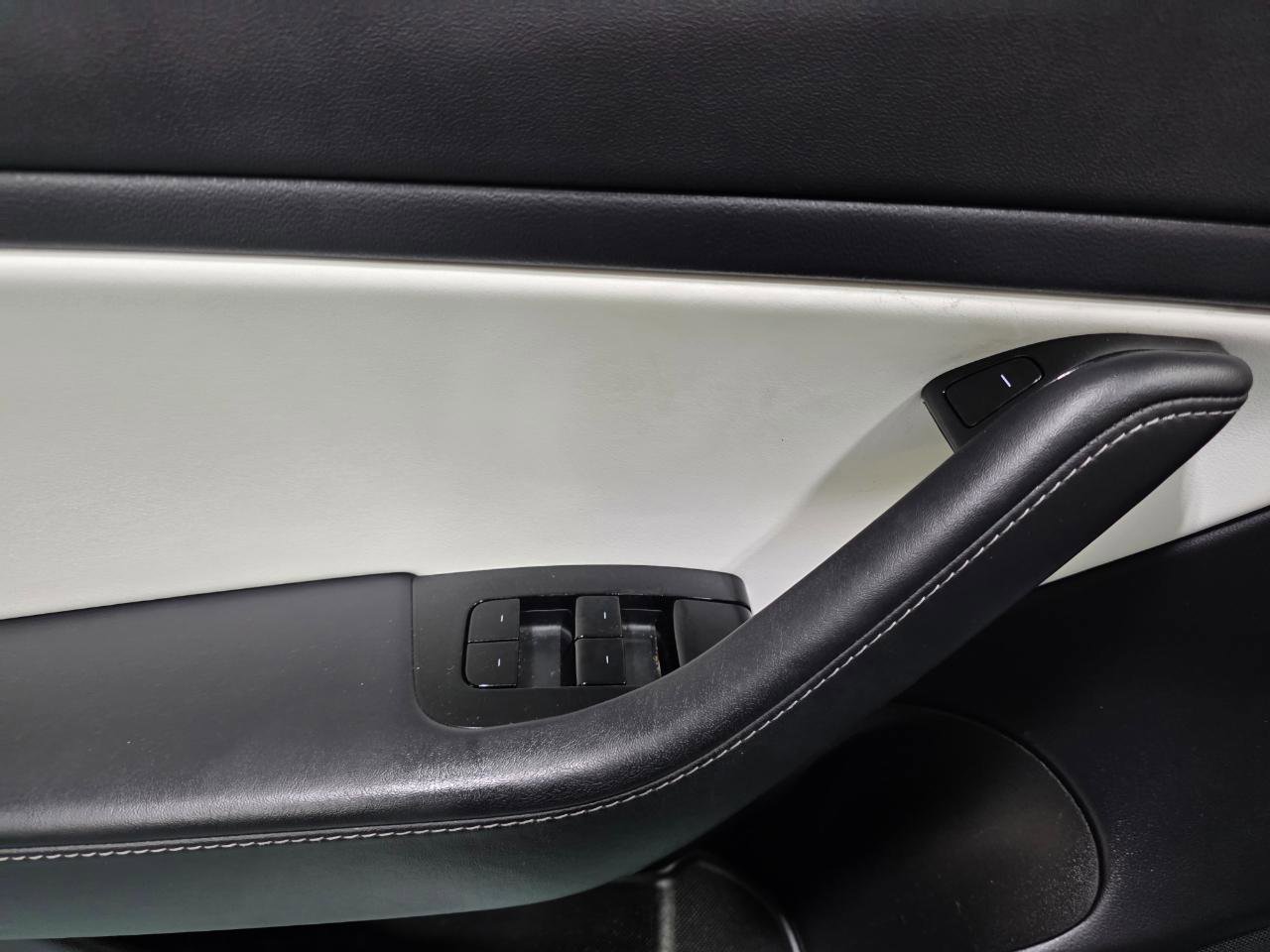 Used 2019 Tesla Model 3 Standard Range Plus image 18