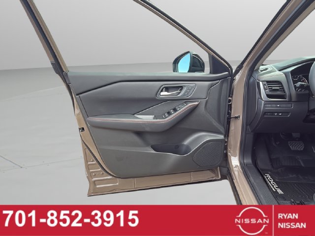 New 2026 Nissan Rogue SV AWD/4WD image 24