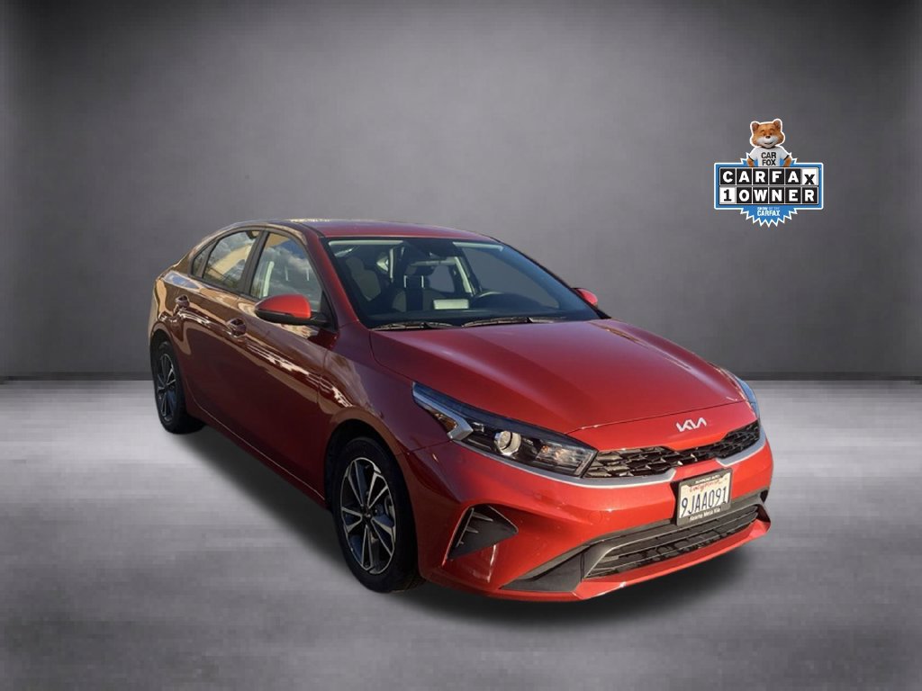 Used 2023 Kia Forte LXS w/ LXS Technology Package FWD image 2