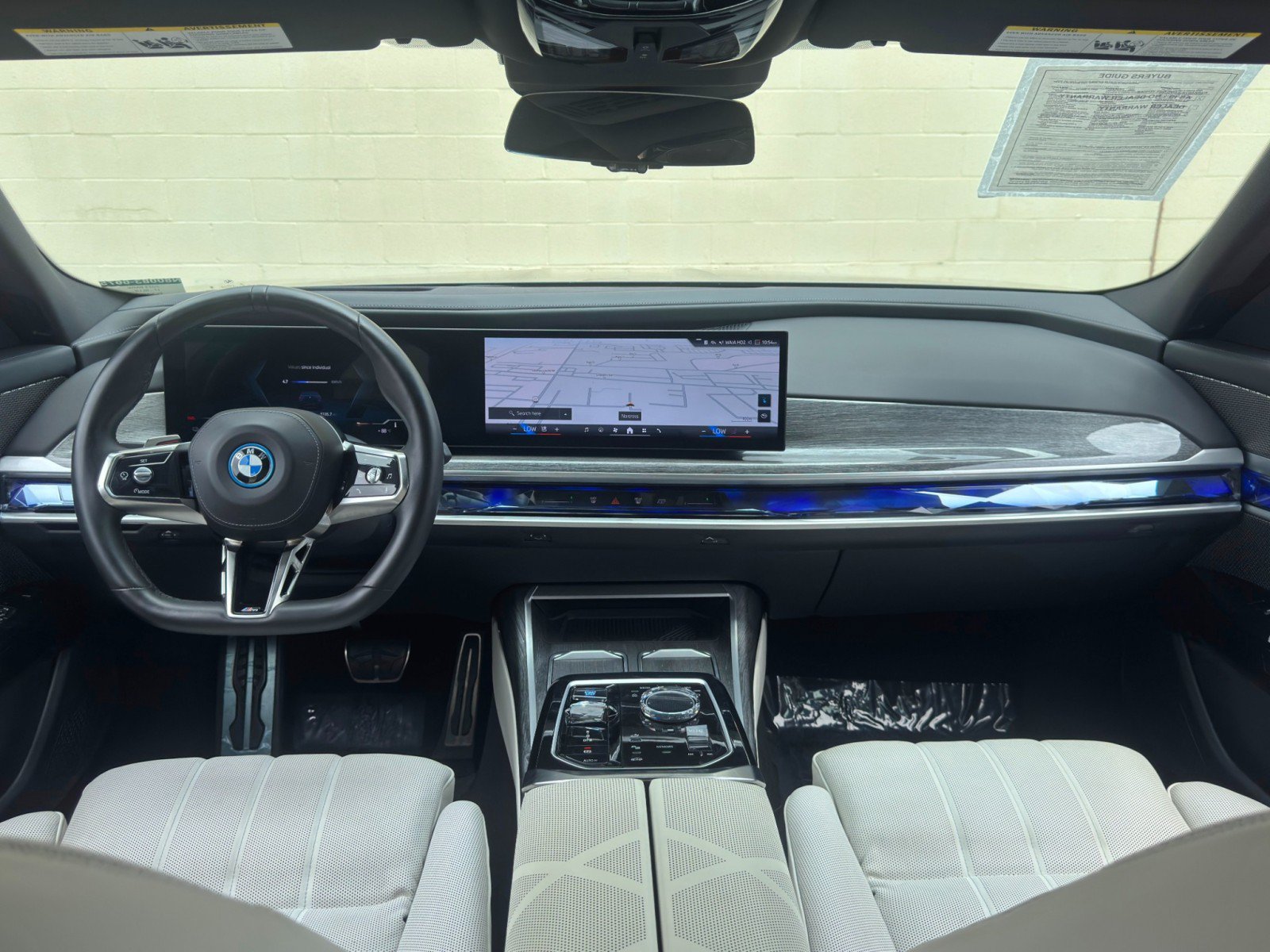 Used 2023 BMW i7 xDrive60 AWD/4WD image 13