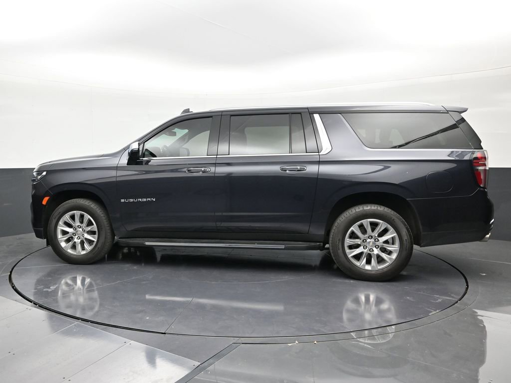 Used 2024 Chevrolet Suburban Premier RWD image 2