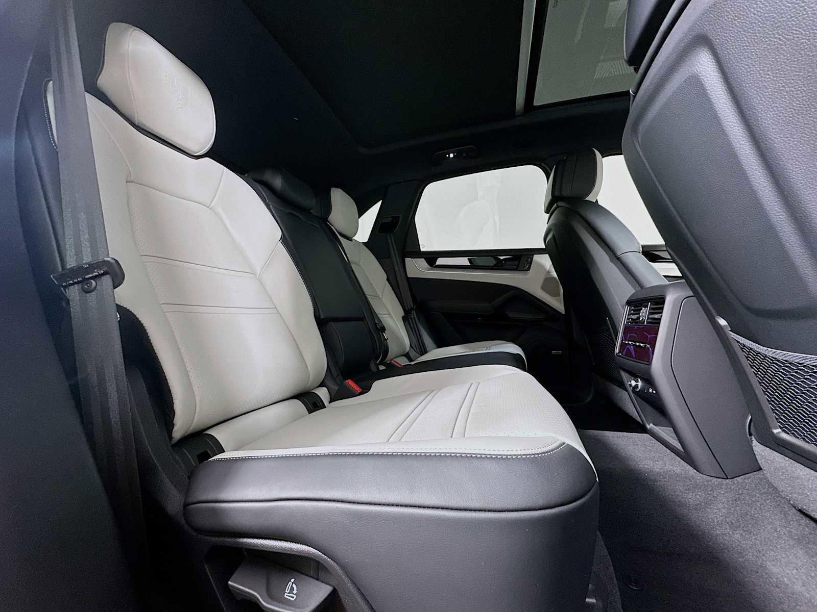 New 2026 Porsche Cayenne image 28