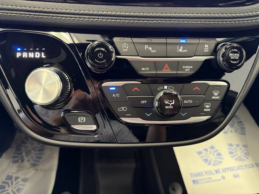New 2027 Chrysler Pacifica Select FWD image 14